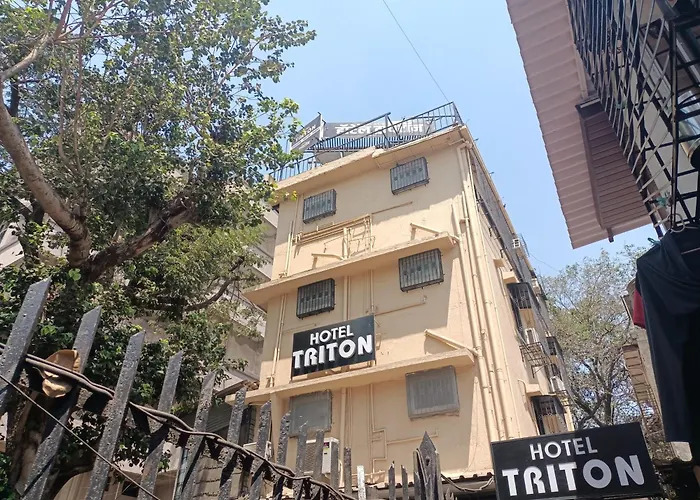 Hotel Triton Sion - Near Us Embassy - Hotel Near Bkc